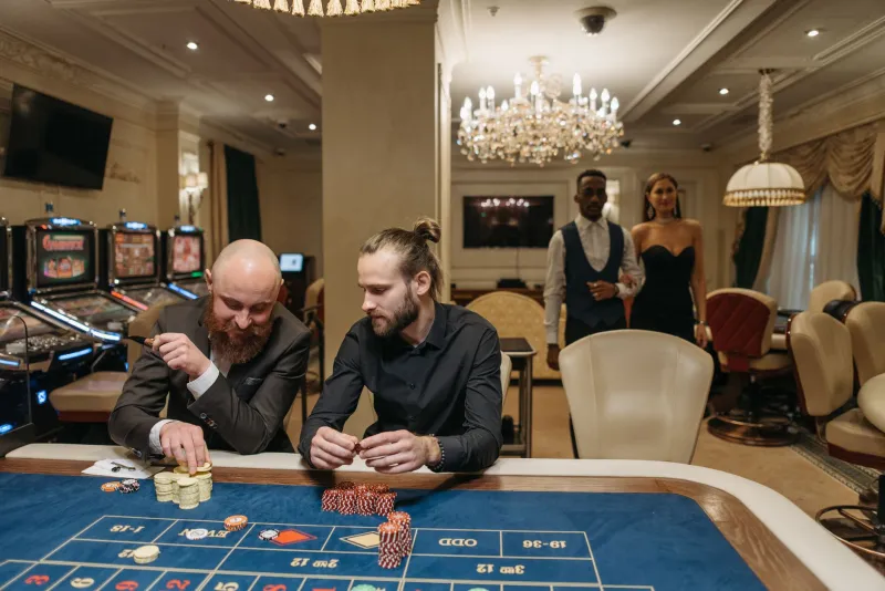 Spielautomaten oder Tischspiele? So finden Sie Ihr perfektes Casino-Spiel